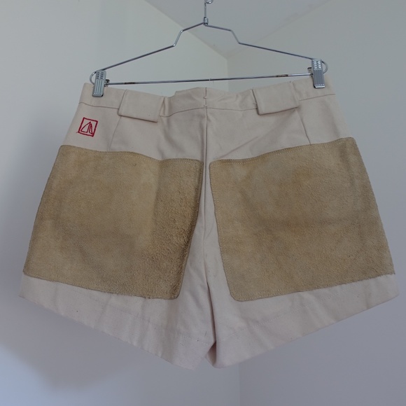 Vintage Cream Shorts with Suede Panel and Button Pockets - Picture 2 of 4